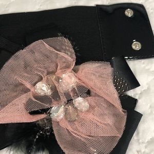 80’s Style Pink & Black Stretchy Belt With Snaps